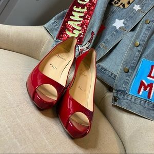 Christian Louboutin peep toe